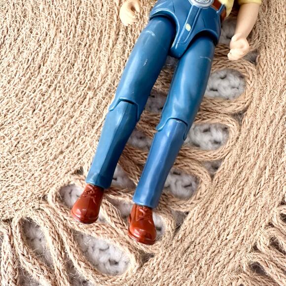 Fisher Price Vintage Western Stable Dollhouse Brunette Dad Jeans Yellow Shirt - Picture 3 of 5